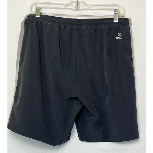 The North Face Men’s Large Gray Lightweight Running Shorts Active Athletic Gym - Picture 2 of 10